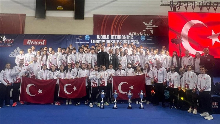 Kickboks Milli Takımımız Portekiz’ de Takım Halinde Dünya Şampiyonu Oldu! / Kickboks Haberleri