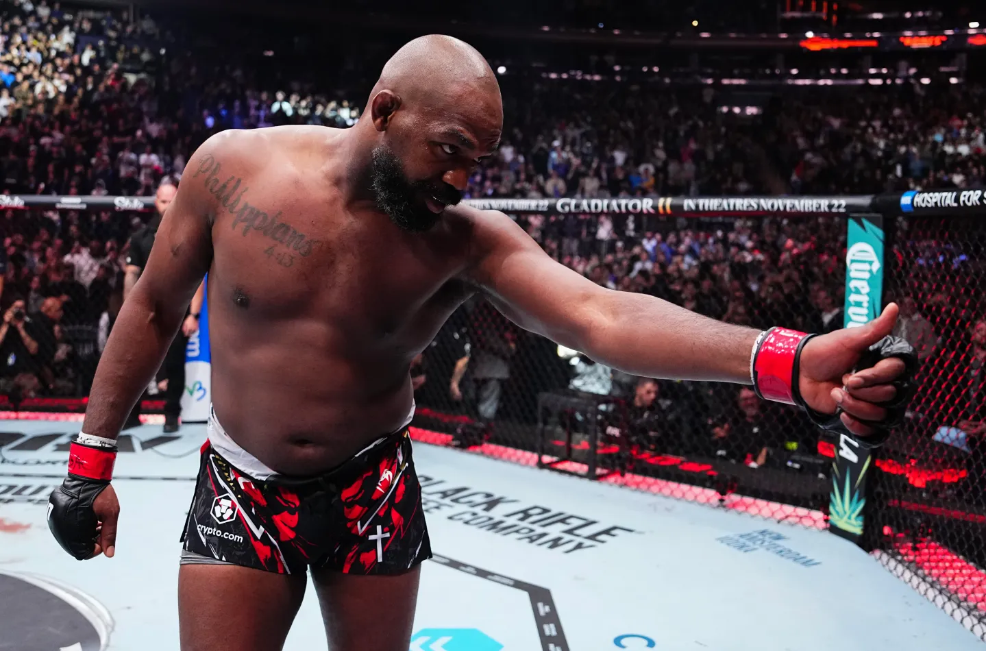 Jon Jones, Beyaz Saray’ın kendisini görmezden gelmesinin ardından Dana White’a sert bir yanıt verdi ve UFC’nin gerçekten 