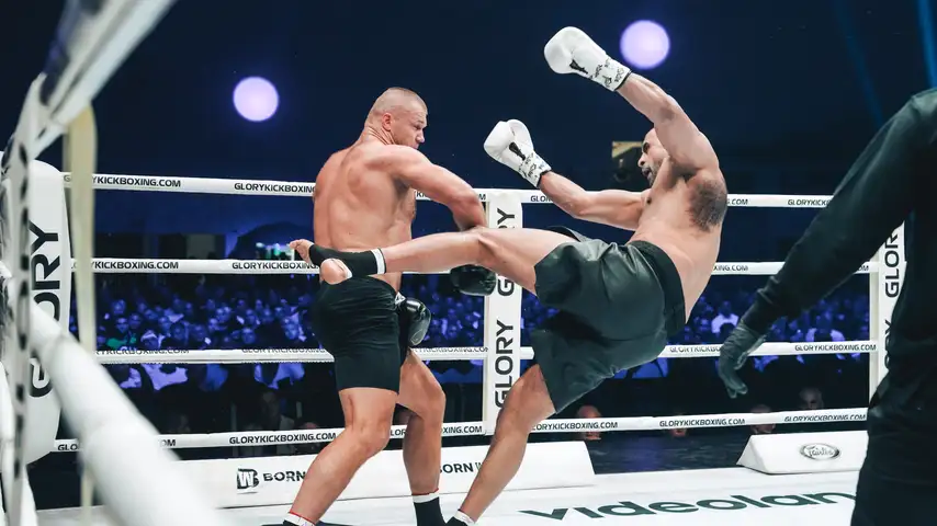 Badr Hari ringe dönerken teknik nakavtla yenildi / Kickboks Haberleri